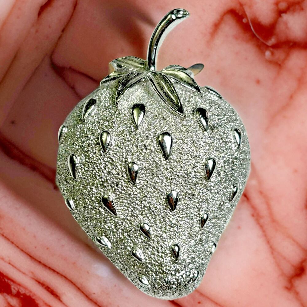 Vintage Sarah Coventry Strawberry Large Textured Fruit Silver Tone Brooch Pin